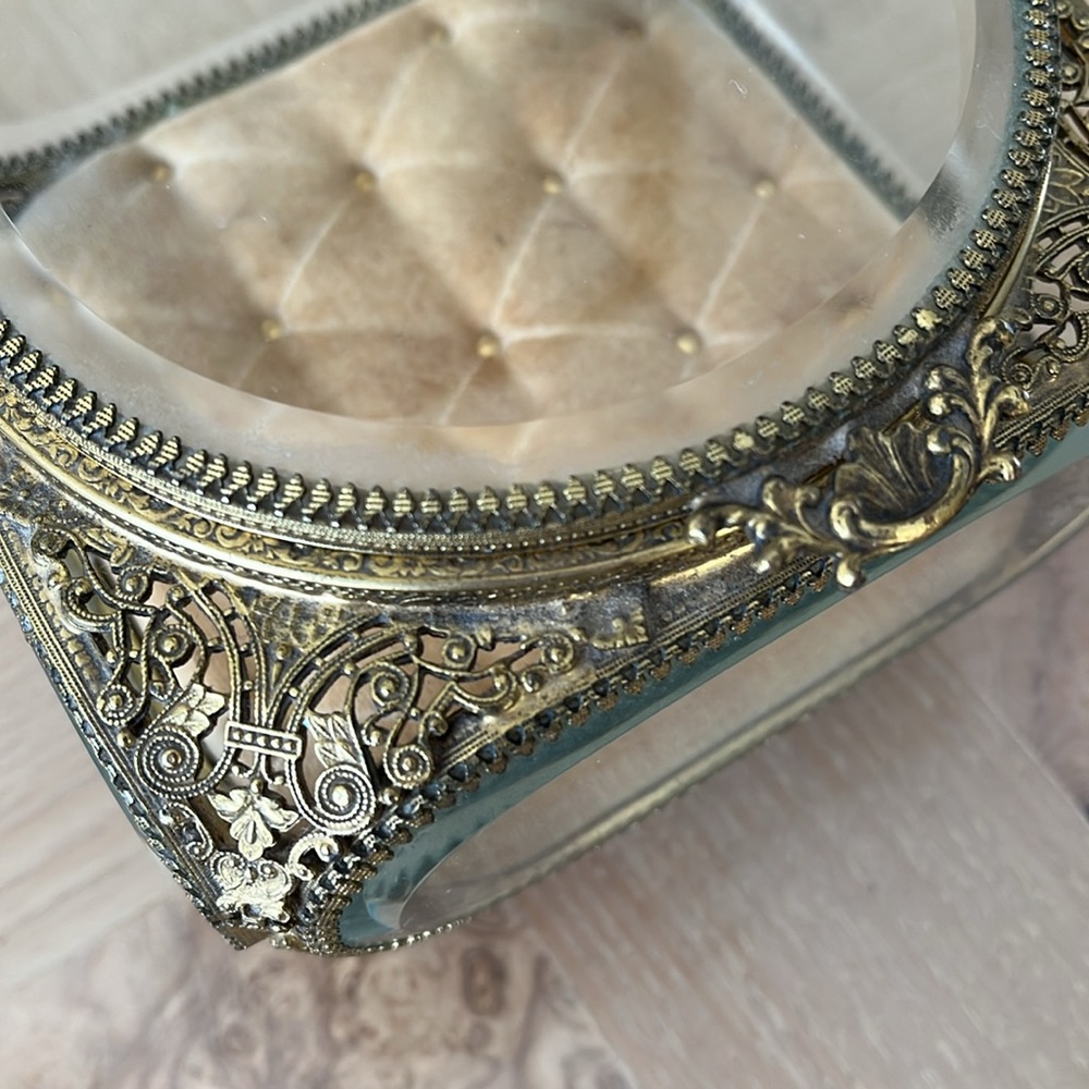 Vintage Antique Jewellery Box Brass and bevelled Glass Velvet bottom Inside - Picture 5 of 7